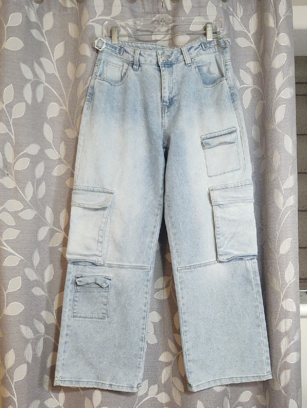 Love Cult Light Wash Cargo Jeans for Women size M